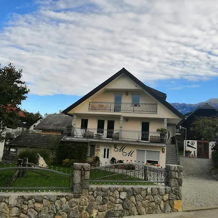 아파트 Barn House Mm 블레드